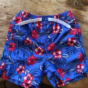 Little rebel Hawaiian print board shorts